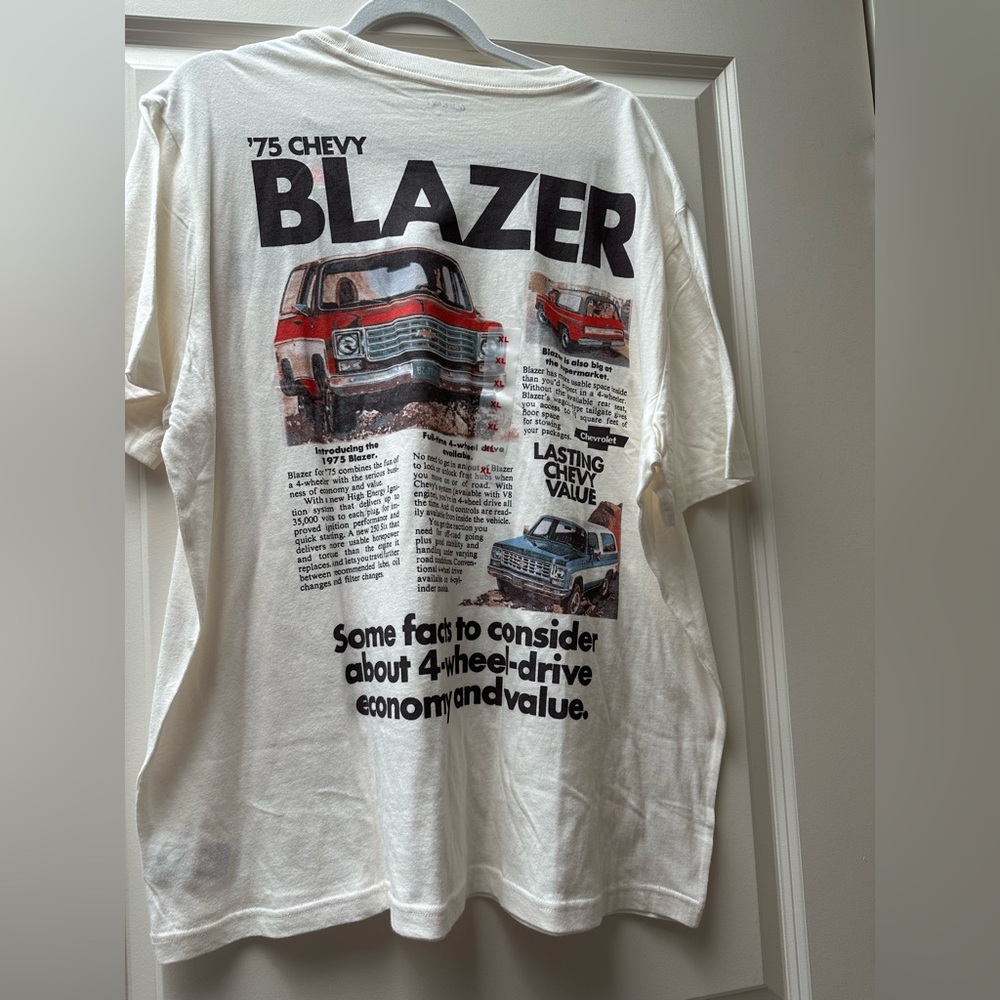 Old Navy Cream Graphic '75 Chevy Blazer Short Sleeve Tee